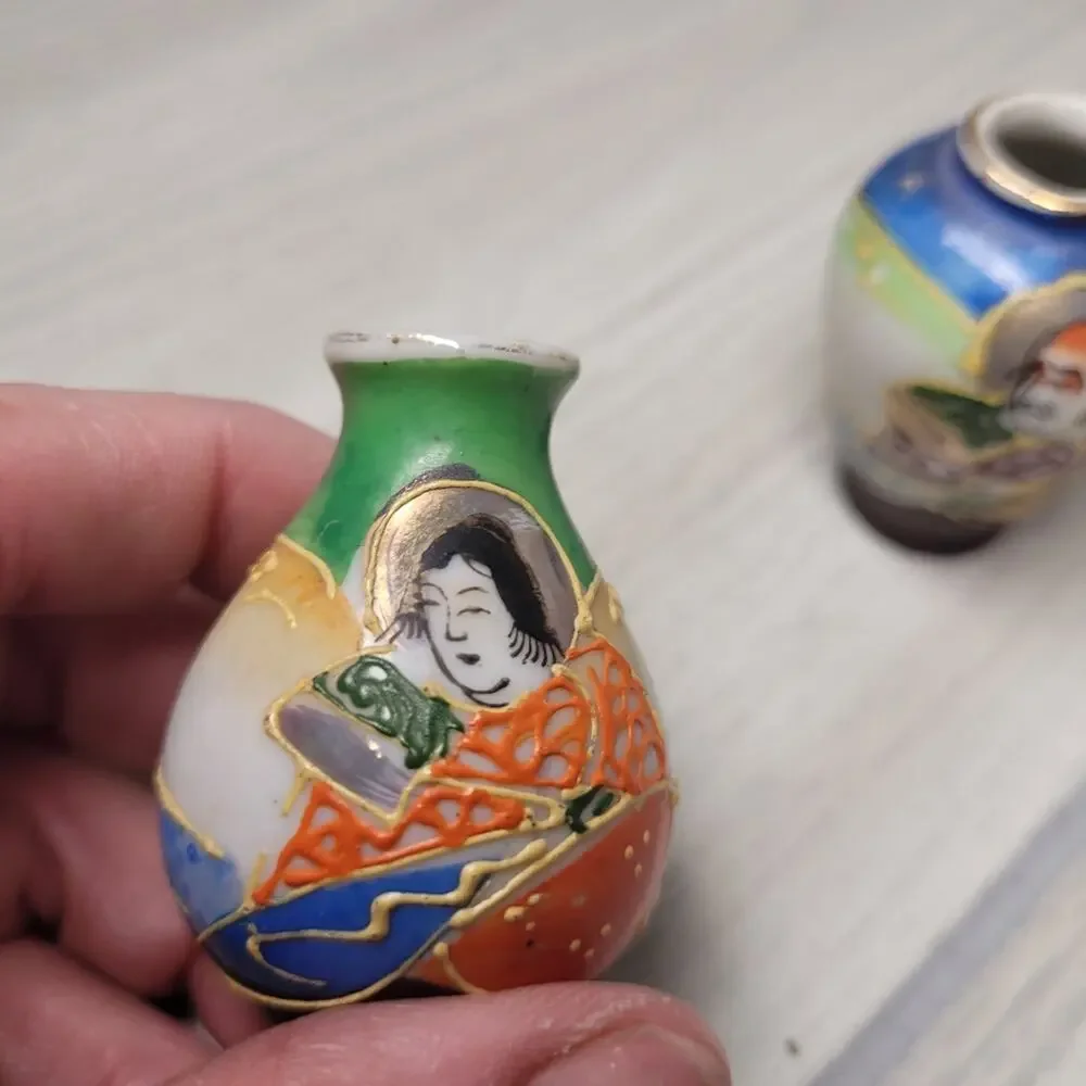 Vintage 1950-59 Handpaited Miniature Satsuma Vase Occupied Japan Bud Vase - Picture 2 of 7